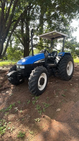 Trator New Holland TL 75E ano 2005