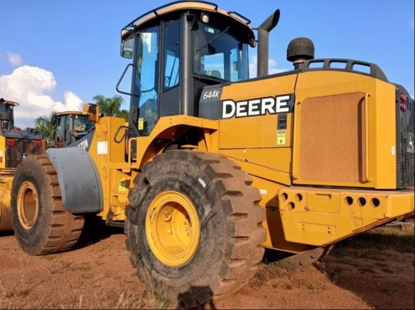 Pá Carregadeira John Deere 644K ano 2015