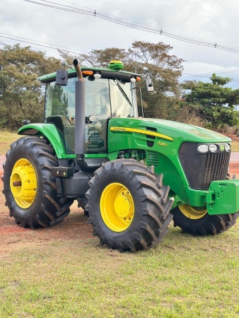 Trator John Deere 7230J ano 2022