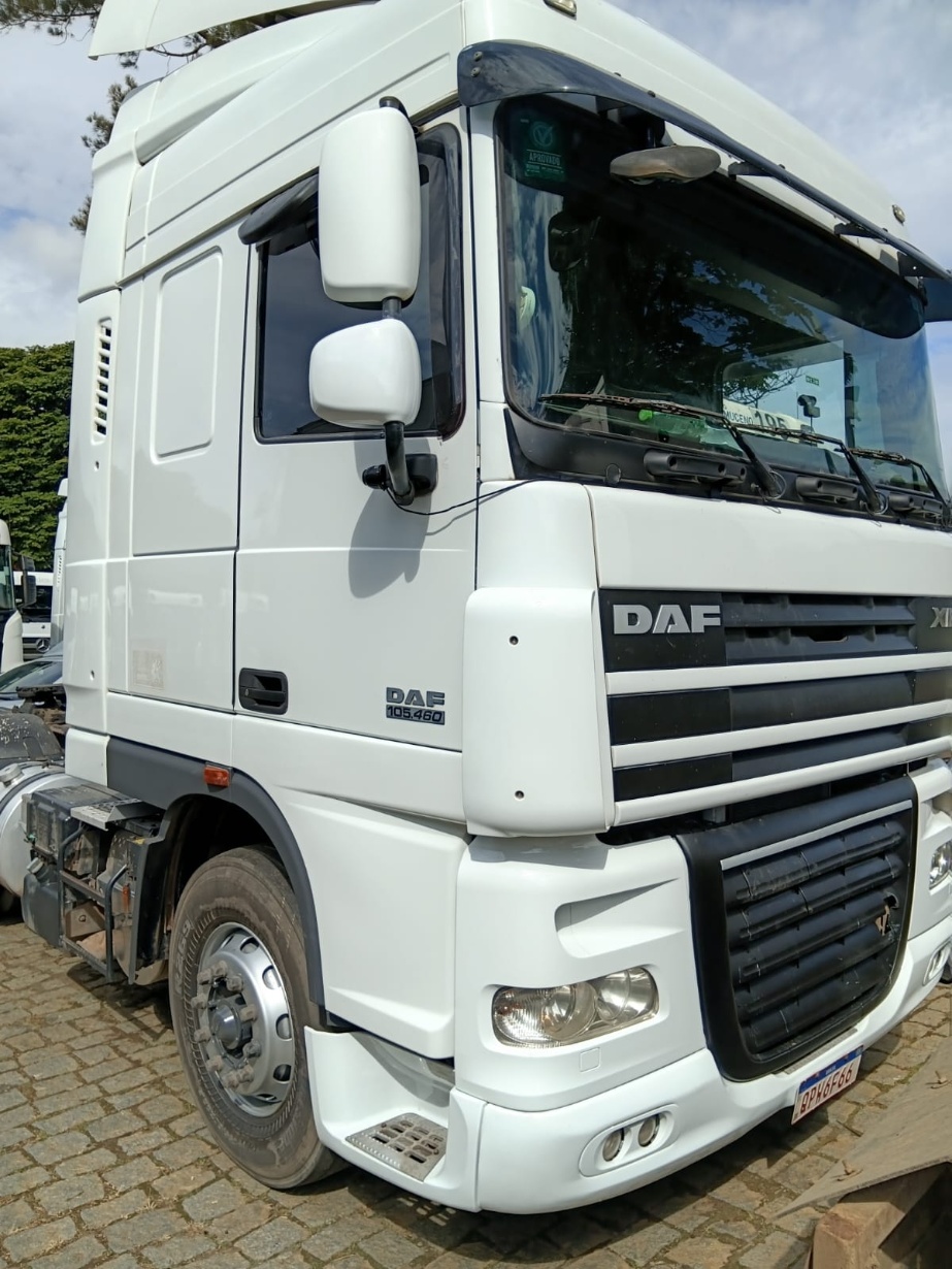Caminhão DAF XF 105 FTS 460A