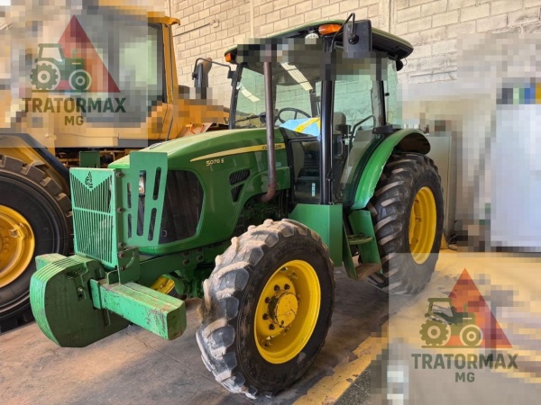 Trator John Deere 5078 E