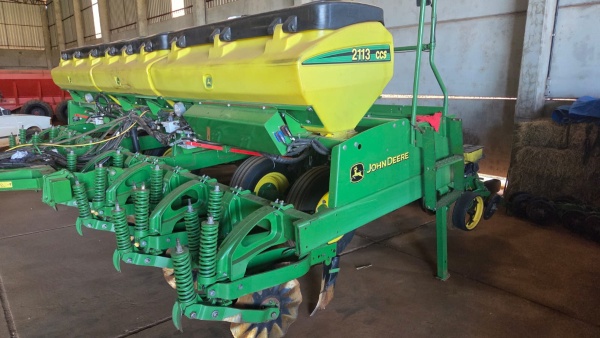 Plantadeira John Deere 2113 CCS ano 2021 - 2113 CCS - Implementos para Plantio