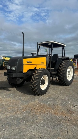 Trator Valtra BM 110 ano 2004