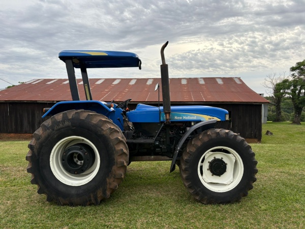 Trator New Holland 7630 ano 2010