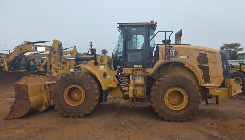 Pá Carregadeira Caterpillar 966L ano 2020