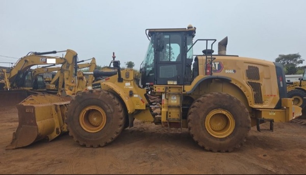 Pá Carregadeira Caterpillar 966L ano 2020