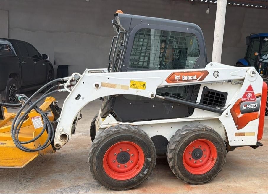 Mini Carregadeira Bobcat S450 ano 2023