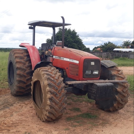 Trator Massey Ferguson MF 5320 ano 2001