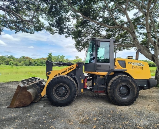 Pá Carregadeira New Holland W130B ano 2019