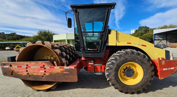 Rolo Compactador Dynapac CA250