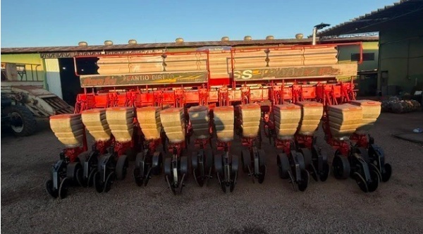 Plantadeira Stara Sfil 11 linhas ano 2003