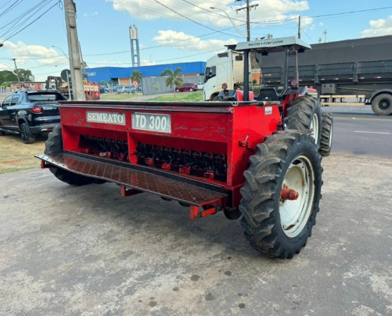 Plantadeira Semeato TD 300