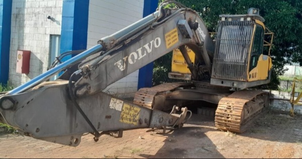 Escavadeira Volvo EC220DL ano 2014 - EC220DL - Máquinas de Linha Amarela