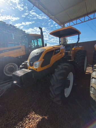 Trator Valtra A850 4x4 ano 2017