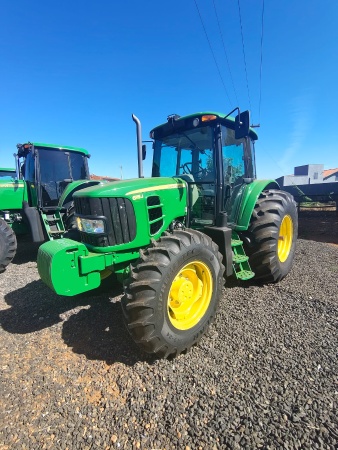 Trator John Deere 6115J ano 2023 - 6115J - Máquinas Agrícolas