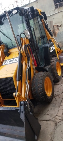 Mini Retroescavadeira JCB 1CX ano 2019