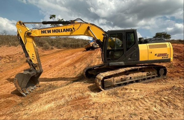 Escavadeira New Holland E215C EVO ano 2019
