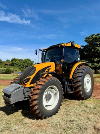 Trator Valtra A144 ano 2022 - A144 - Máquinas Agrícolas