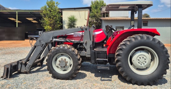 Trator Massey Ferguson MF 4275 ano 2013
