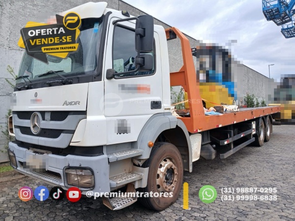 Caminhão Mercedes Benz Axor 3131 ano 2014