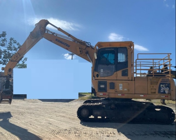 Escavadeira Komatsu PC200 ano 2017