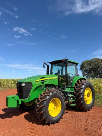 Trator John Deere 7210J ano 2014