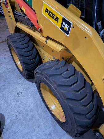 Mini Carregadeira Caterpillar 226B3