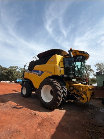 Colheitadeira New Holland CR 7.90 ano 2022