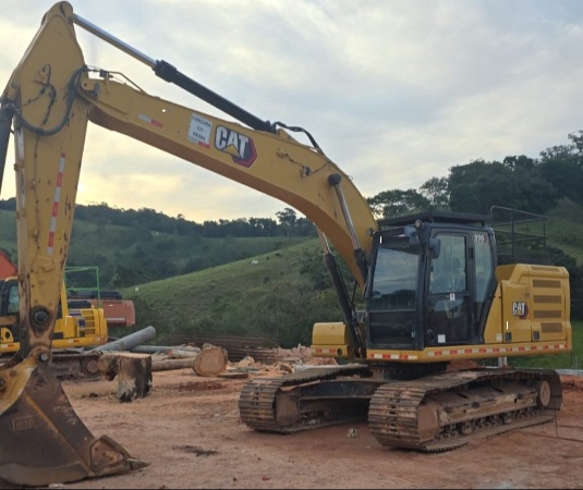 Escavadeira Caterpillar 320 ano 2022