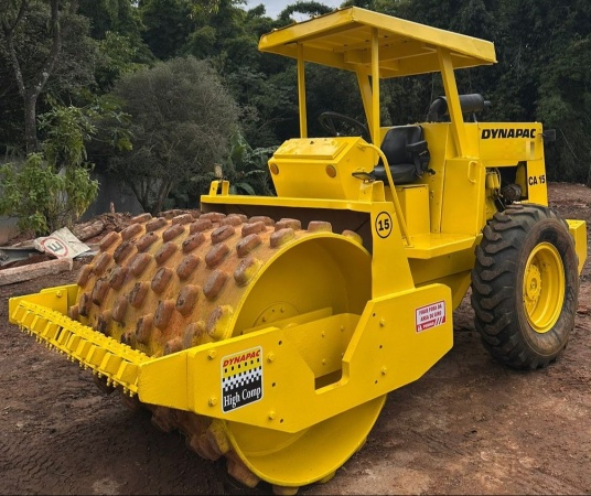 Rolo Compactador Dynapac CA15 ano 1986 - CA15 - Pavimentação e Infraestrutura