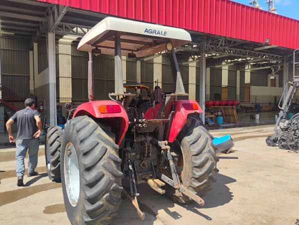 Trator Agrale 5085 ano 2006