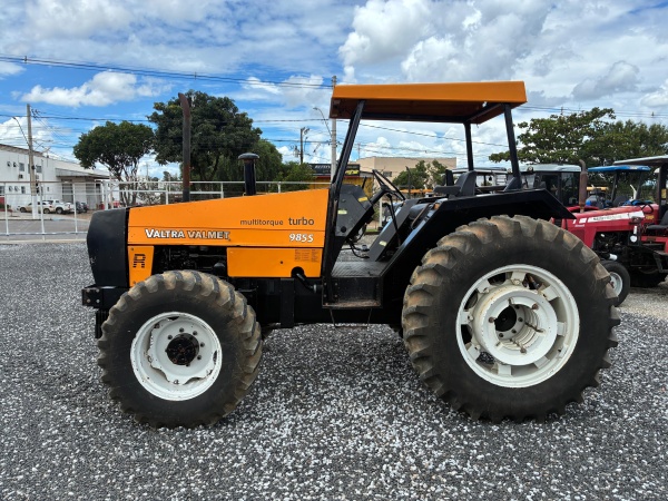 Trator Valmet 985 ano 2001