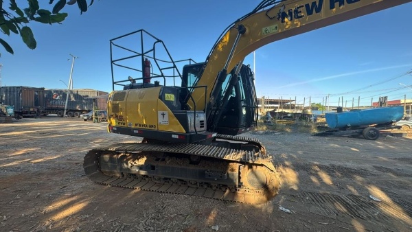 Escavadeira New Holland E145C EVO ano 2021