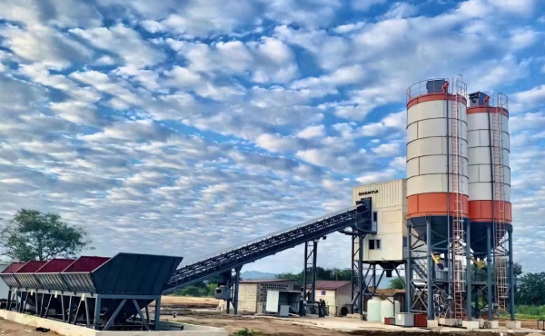 Usina de Concreto Shantui HZS90-5L ano 2026