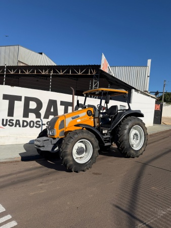 Trator Valtra BM 100 ano 2012