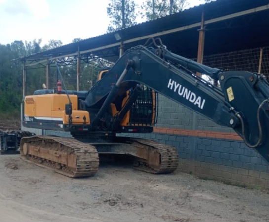 Escavadeira Hyundai R260LC