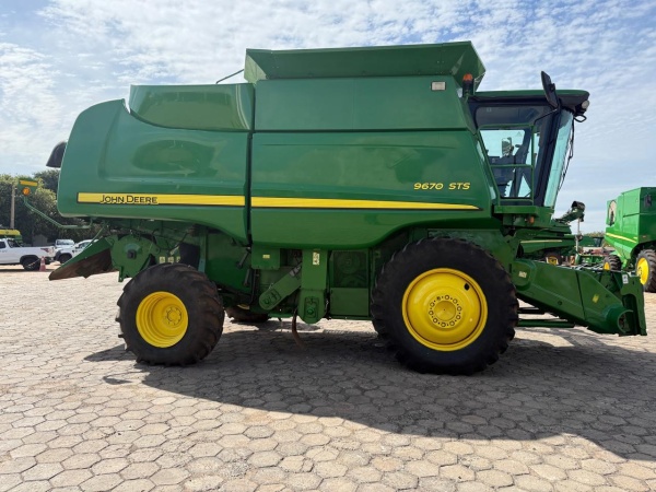 Colheitadeira John Deere 9670 STS   ano 2011 - 9670 STS   - Máquinas Agrícolas