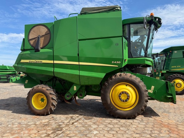 Colheitadeira John Deere S430 ano 2017 - S430 - Máquinas Agrícolas