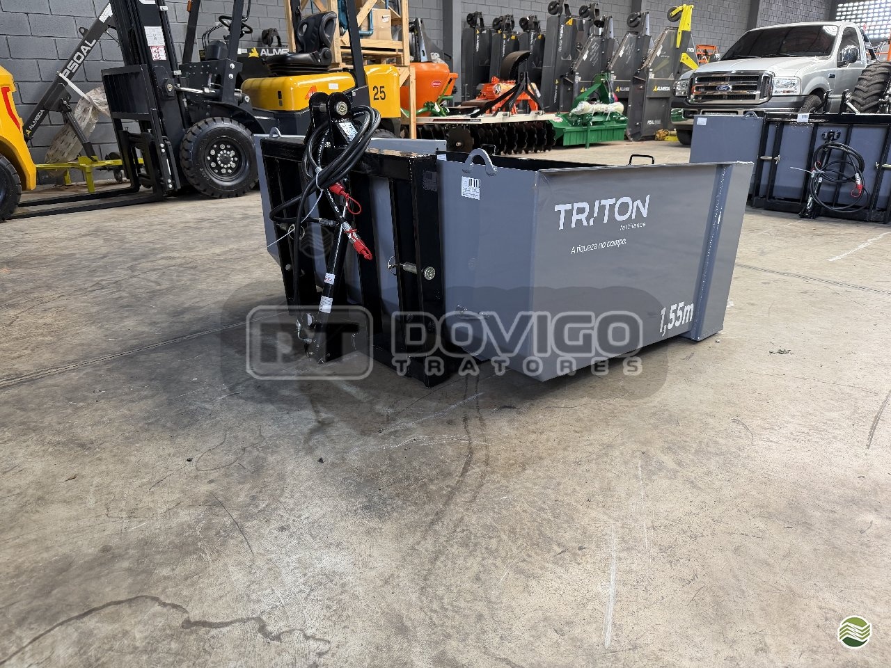 Plataforma Traseira Triton Plataforma Basculante ano 2026