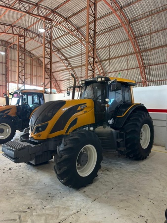 Trator Valtra BH 224 ano 2019