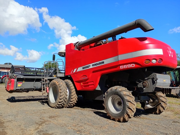 Colheitadeira Massey Ferguson MF6690 ano 2016