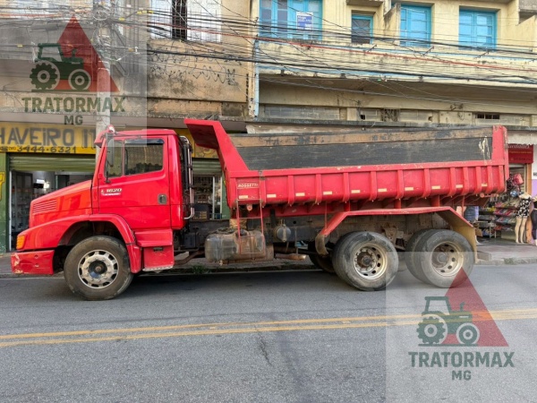 Caminhão Mercedes Benz L1620 ano 2011