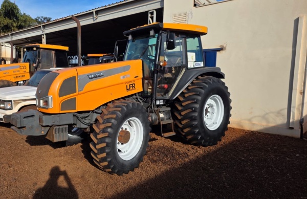 Trator Valtra BM 110 ano 2012 - BM 110 - Máquinas Agrícolas