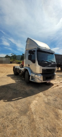 Caminhão Volvo VM330 ano 2021
