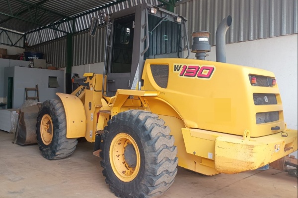 Pá Carregadeira New Holland W130 ano 2016