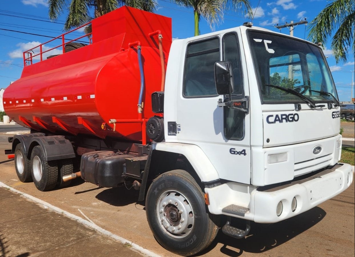 Caminhão Ford Cargo 6332E ano 2009