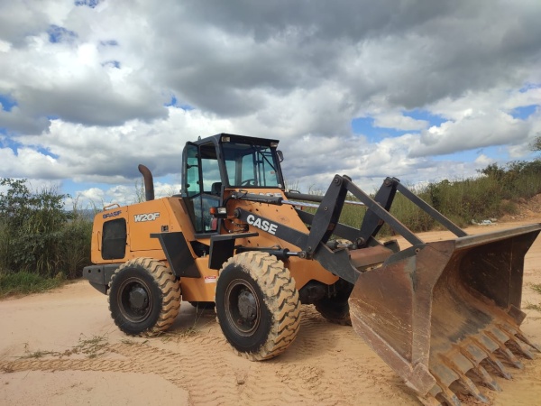 Pá Carregadeira Case W20F ano 2020