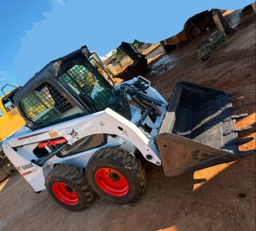 Mini Carregadeira Bobcat S450 ano 2020