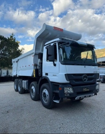 Caminhão Mercedes Benz Actros 4844 8X4 - Actros 4844 8X4 - Caminhões e Carretas