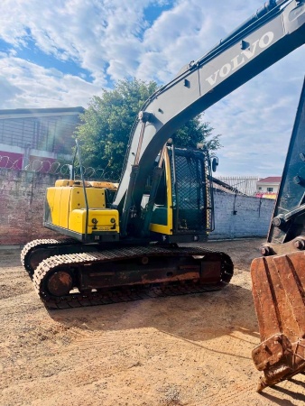 Escavadeira Volvo EC140 BLC ano 2009